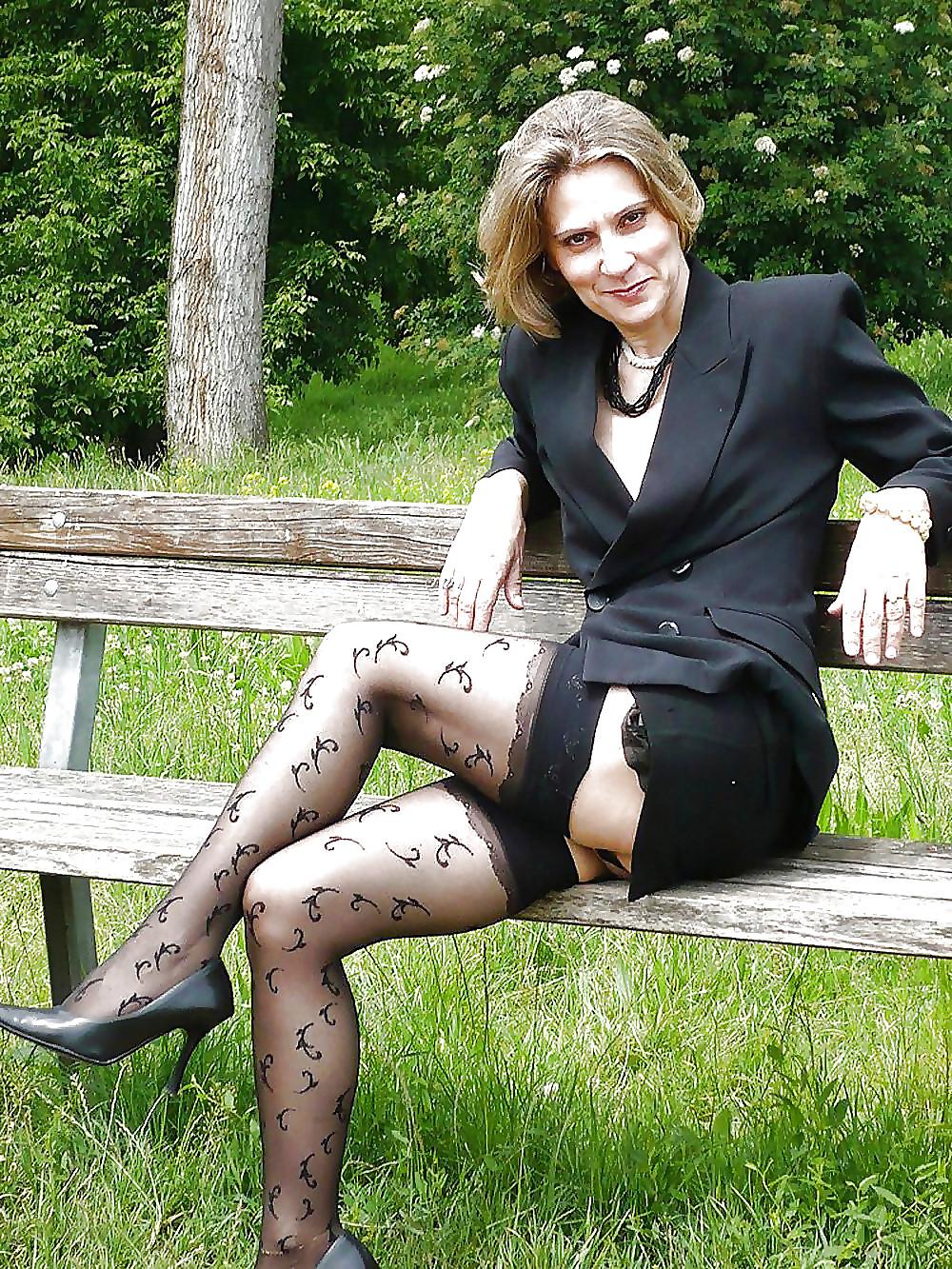 25P Leg And Foot Fetish (3) 