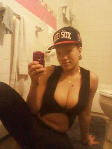25P Social Network Lesbians From MeetMeMatch