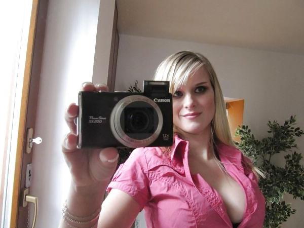 25P Social Network Lesbians From MeetMeMatch