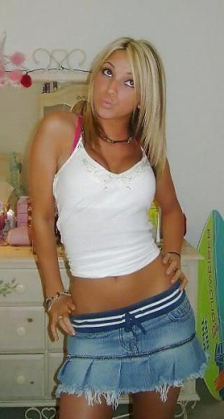 25P Social Network Lesbians From MeetMeMatch