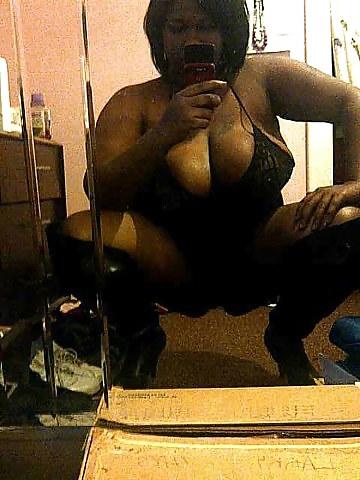 25P Social Network Lesbians From MeetMeMatch