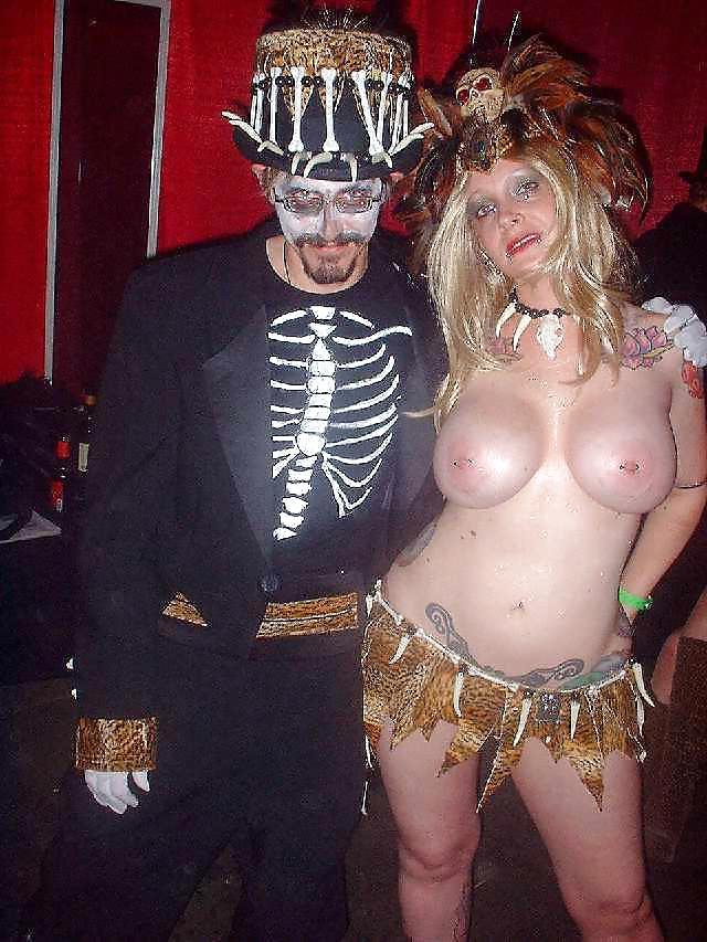 25P Halloween sex