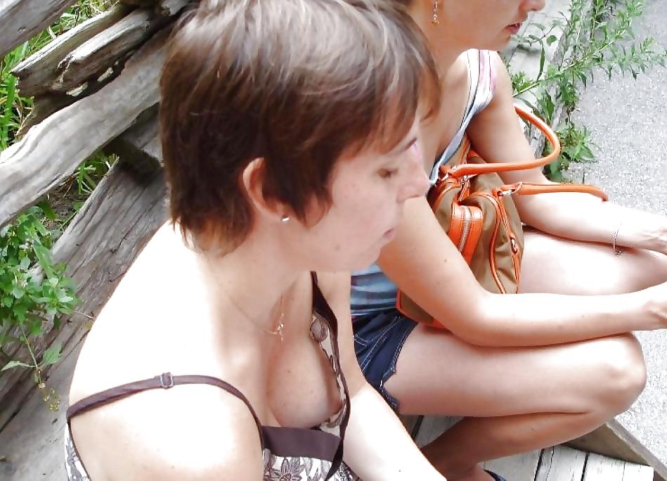 10P Downblouse boobs 1
