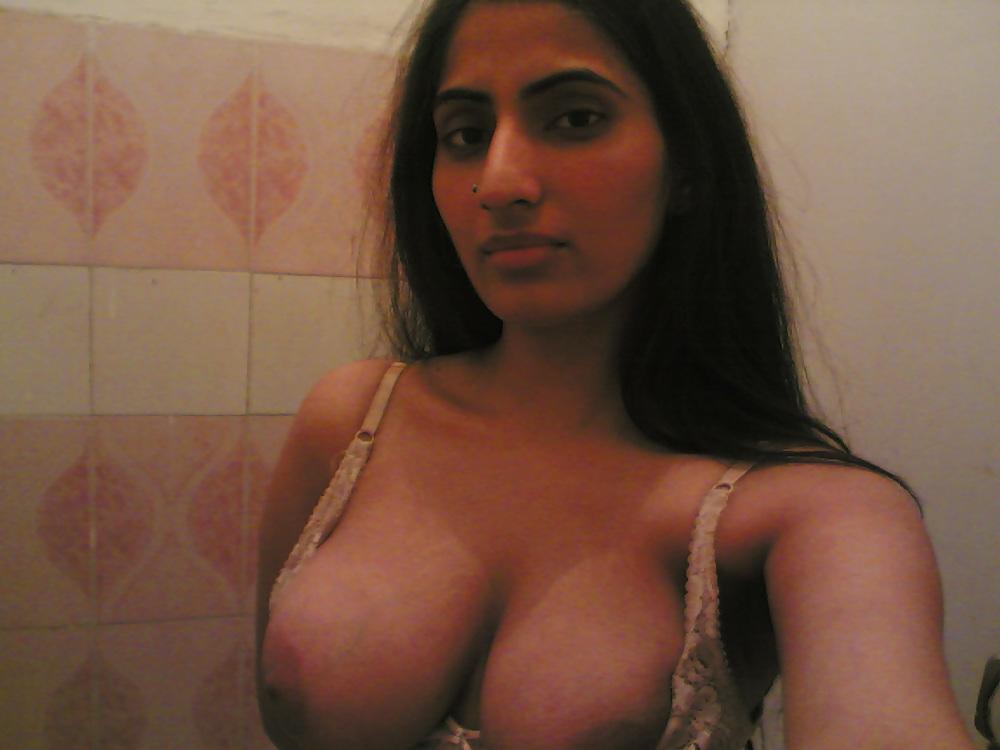 19P Desi Paki Indian Hijab Girl
