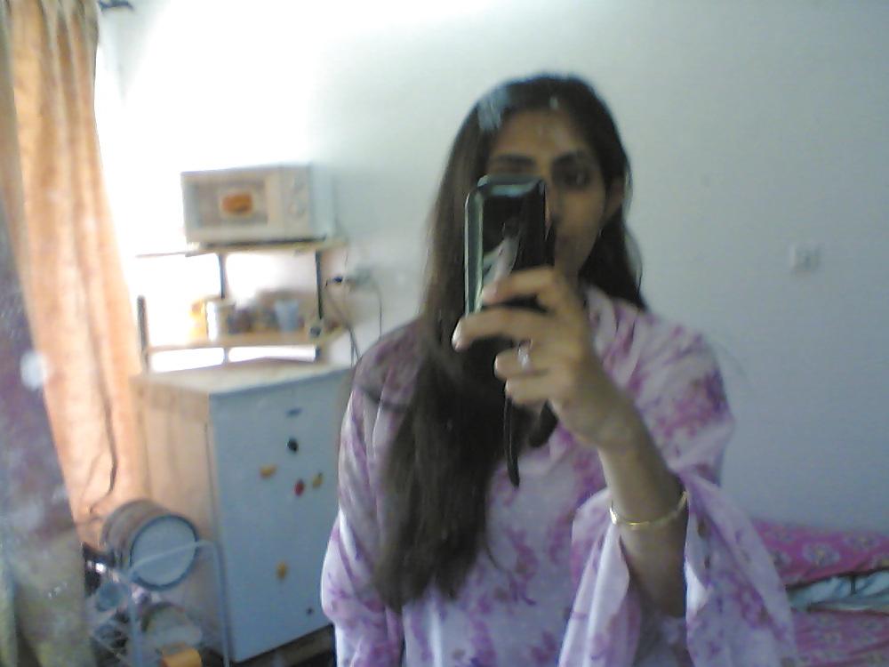 19P Desi Paki Indian Hijab Girl