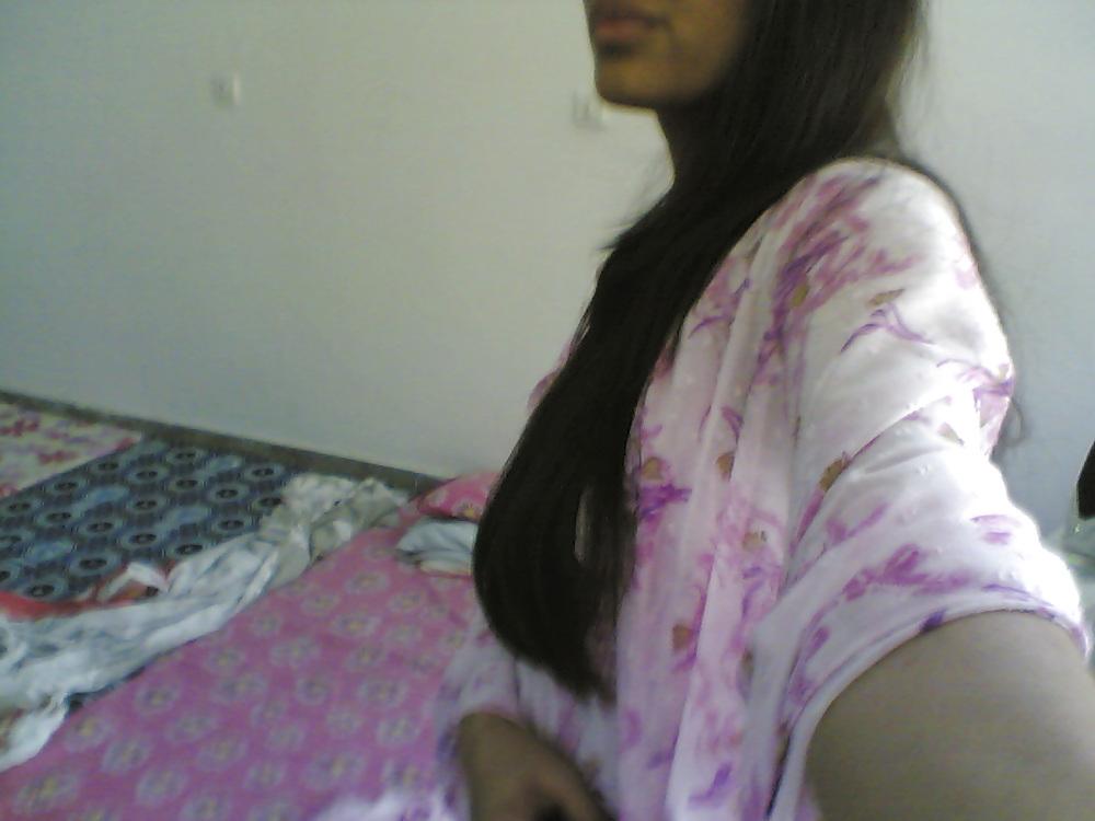 19P Desi Paki Indian Hijab Girl