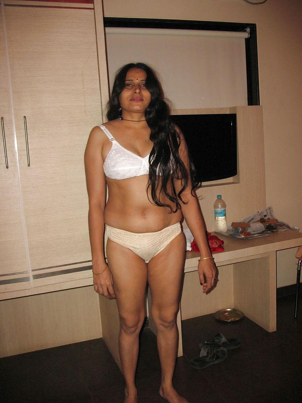 25P Hot desi girls