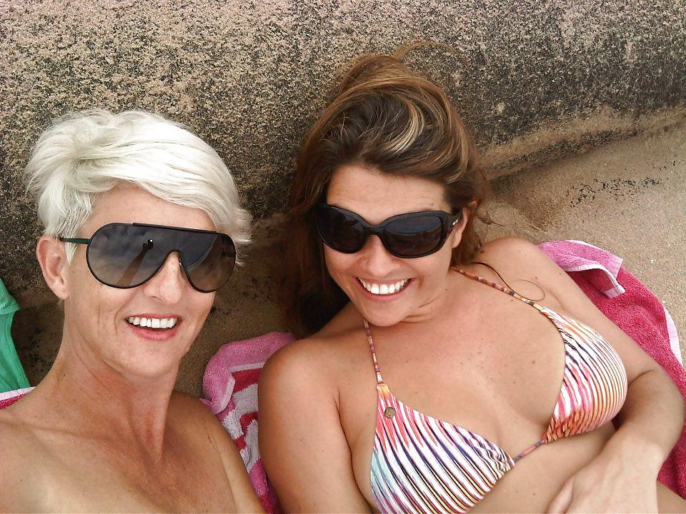 5P Old and young lesbians lovers...