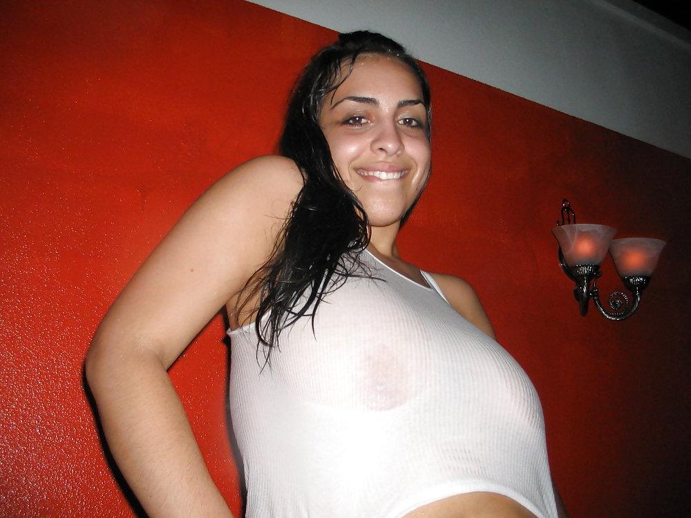 25P Miss wet t-shirt contest