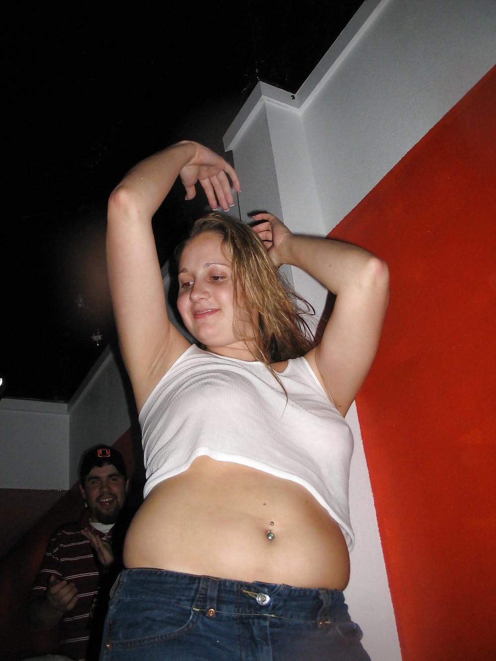 25P Miss wet t-shirt contest