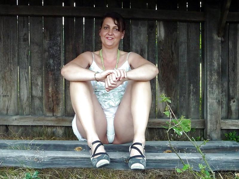 25P Real Upskirt - 14