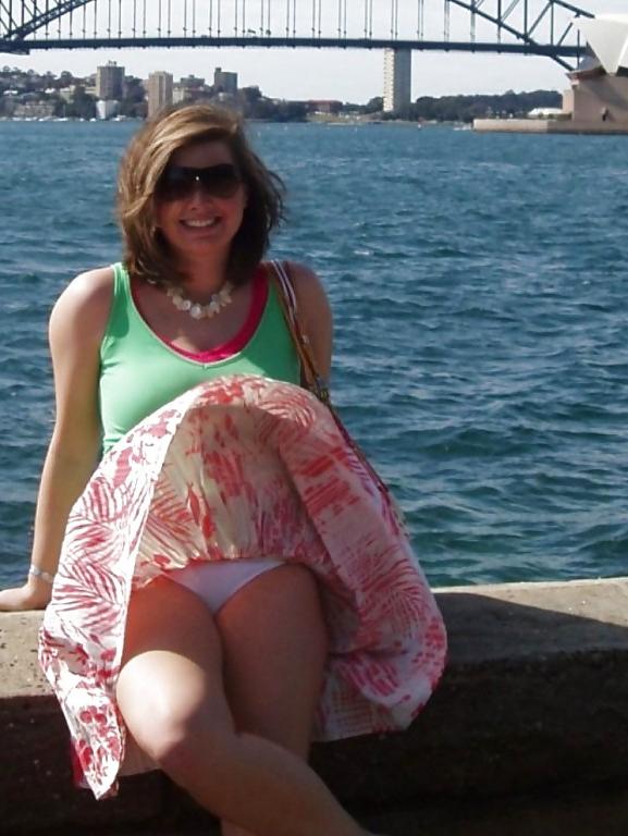 25P Real Upskirt - 14