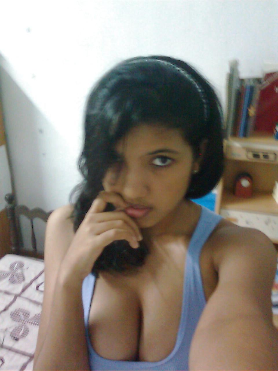 25P SL Girl Self Photo Shoot
