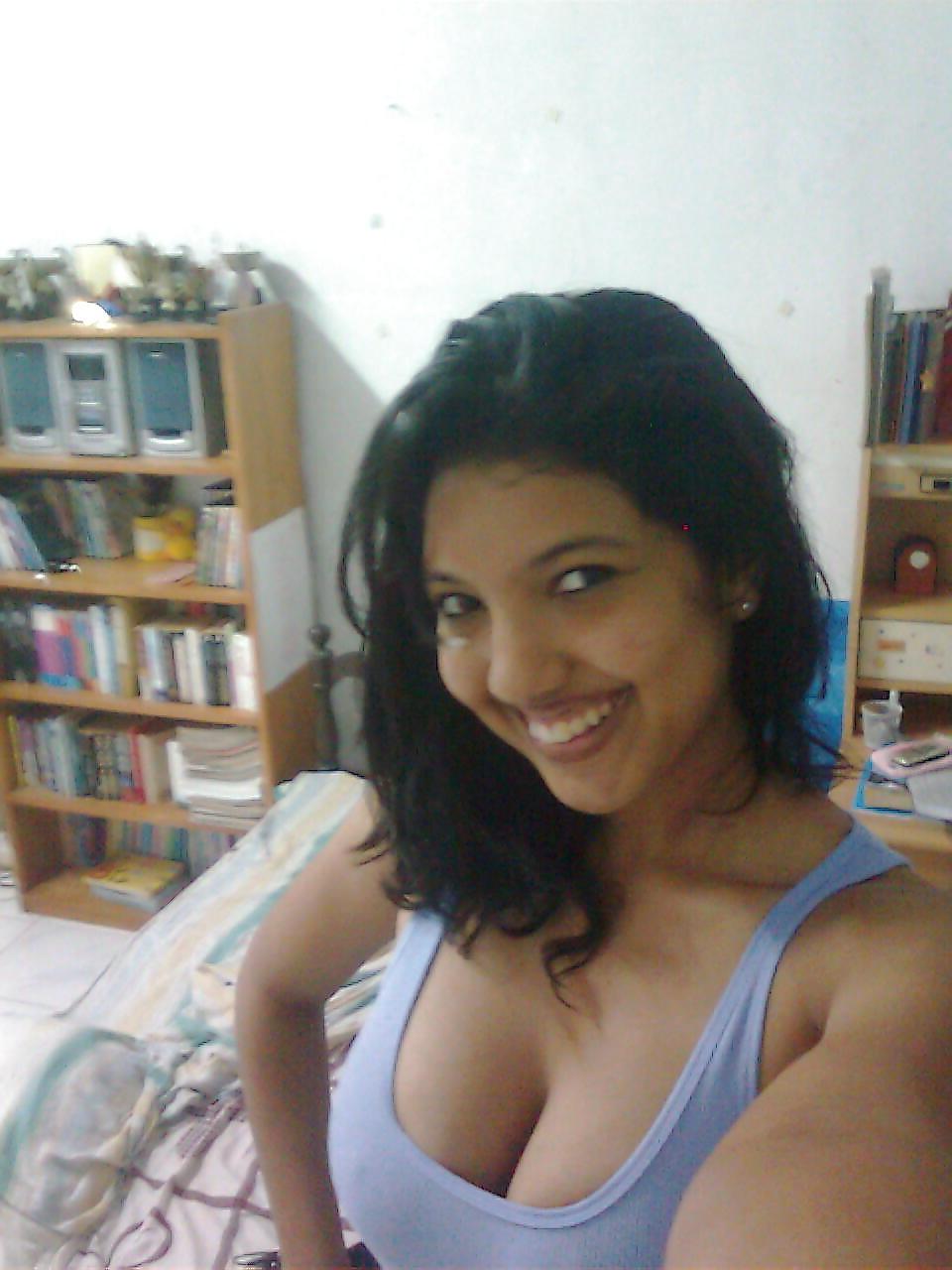25P SL Girl Self Photo Shoot
