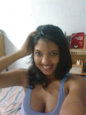 25P SL Girl Self Photo Shoot