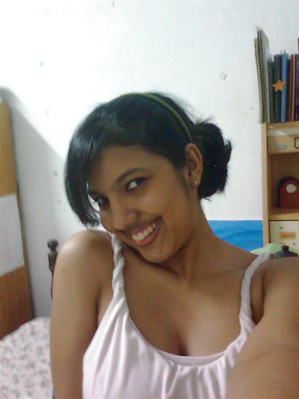 25P SL Girl Self Photo Shoot