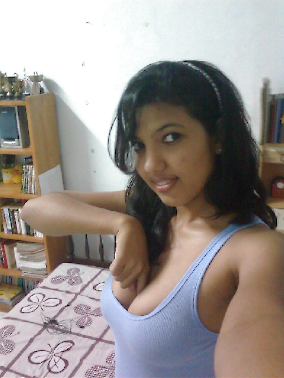 25P SL Girl Self Photo Shoot
