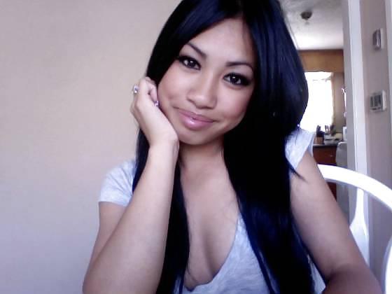 12P Horny Young Asian Self Pics!
