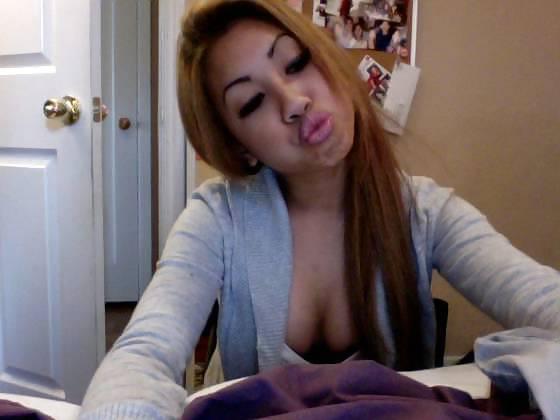 12P Horny Young Asian Self Pics!