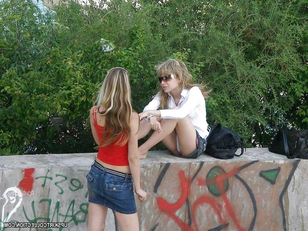 25P Upskirt & Downblouse