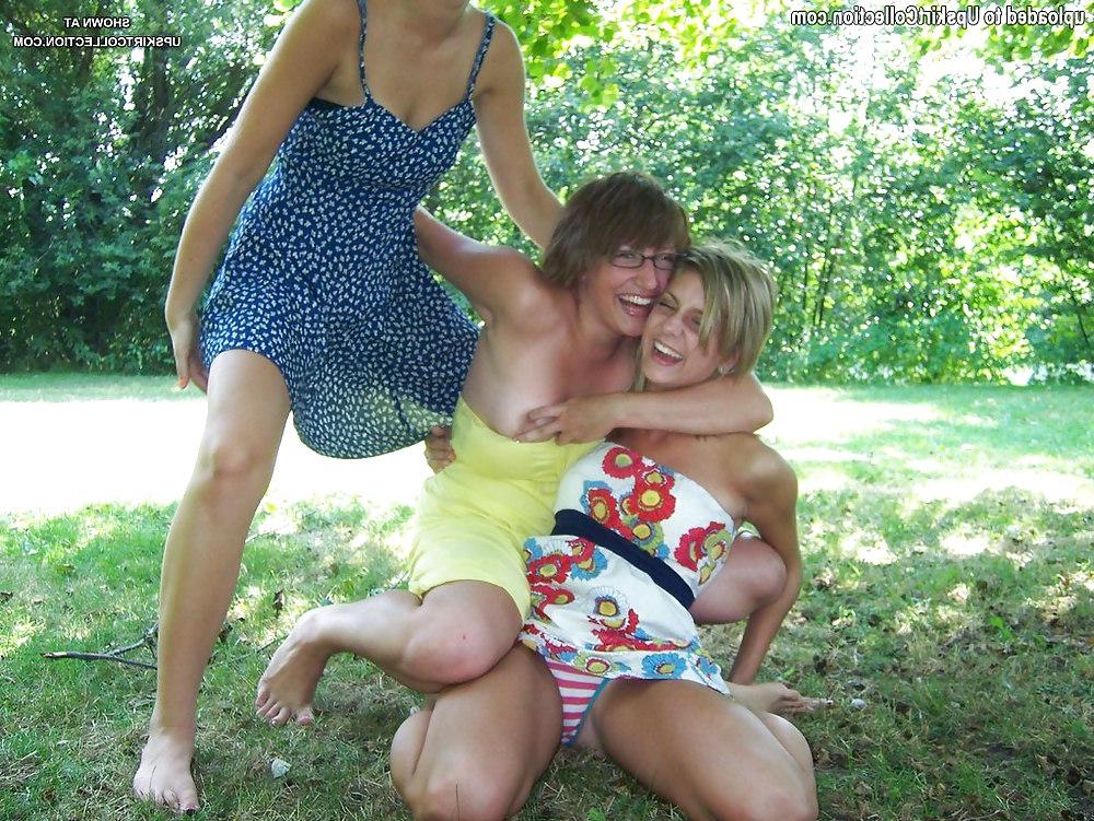 25P Upskirt & Downblouse