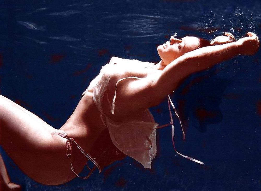 19P Shannen Doherty See-Thru