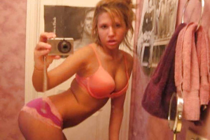 18P Self Taken Nude Amateurs 5