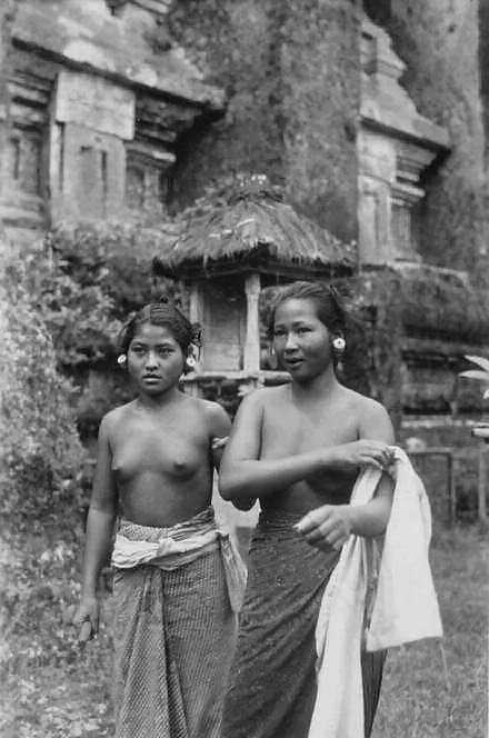 15P The Beauty of Vintage Indonesia