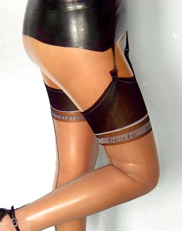 25P Latex&corset&nylon