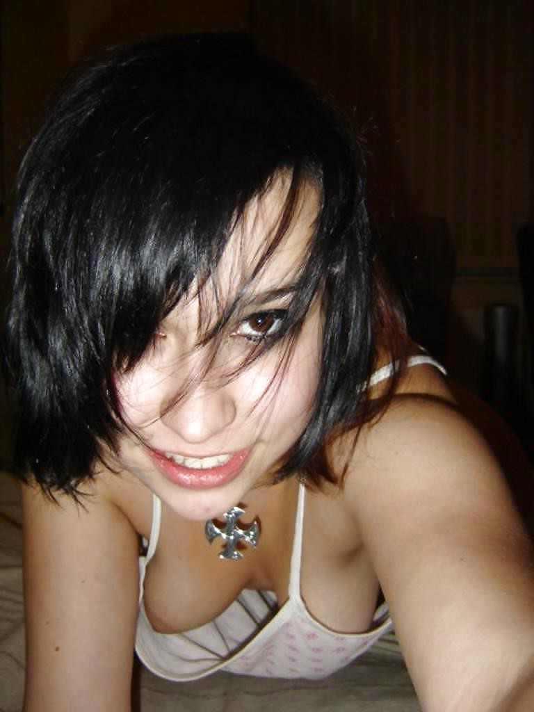 20P Downblouse and Nipple Slip 3
