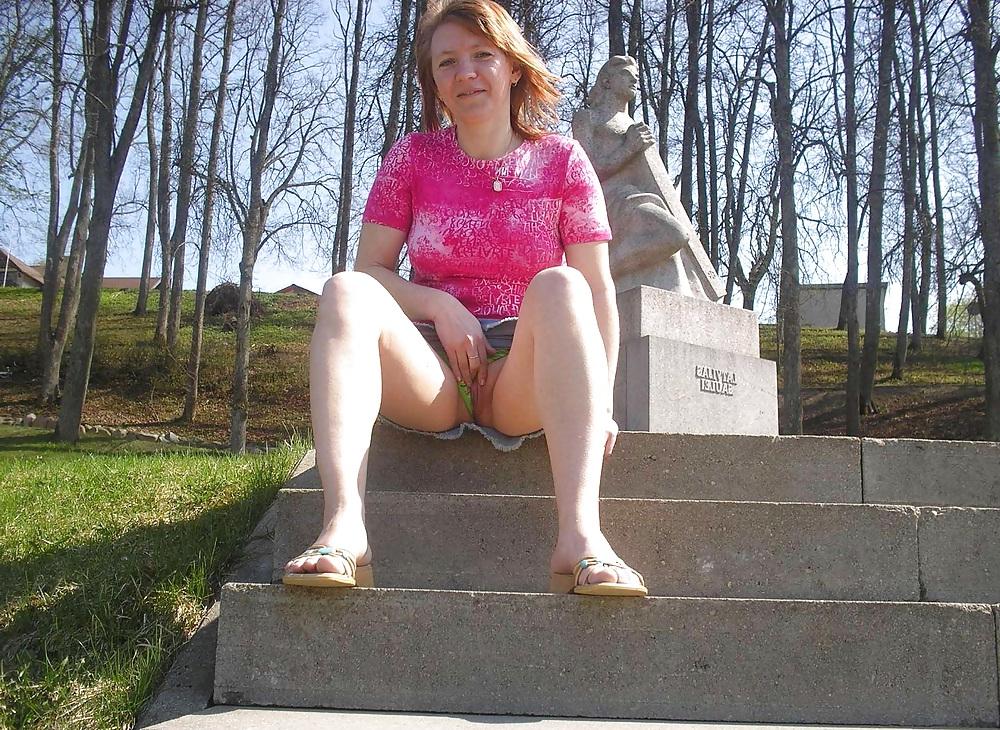 24P Amateur and MILFS Flashing 14