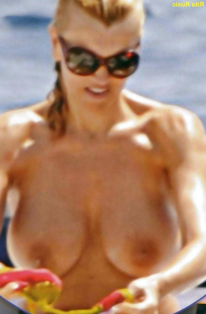 25P Celebs oops 18