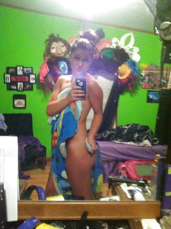 15P Self Shot Sexy Girl