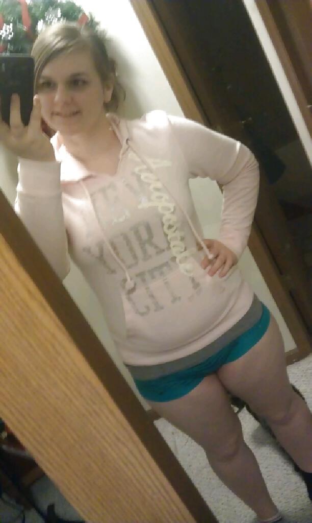25P 19 year old slut from panera bread