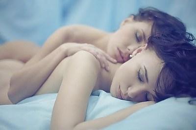 23P Ahh, Lesbians