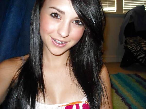 25P Sexy Teen Pictures & Self SHots 1