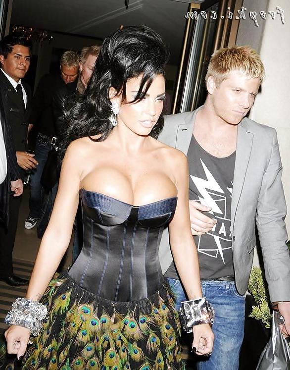 24P Big Boobs makes these Celebs Happy
