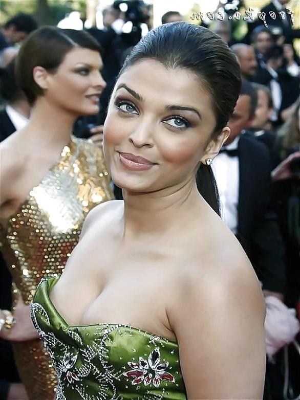 24P Big Boobs makes these Celebs Happy