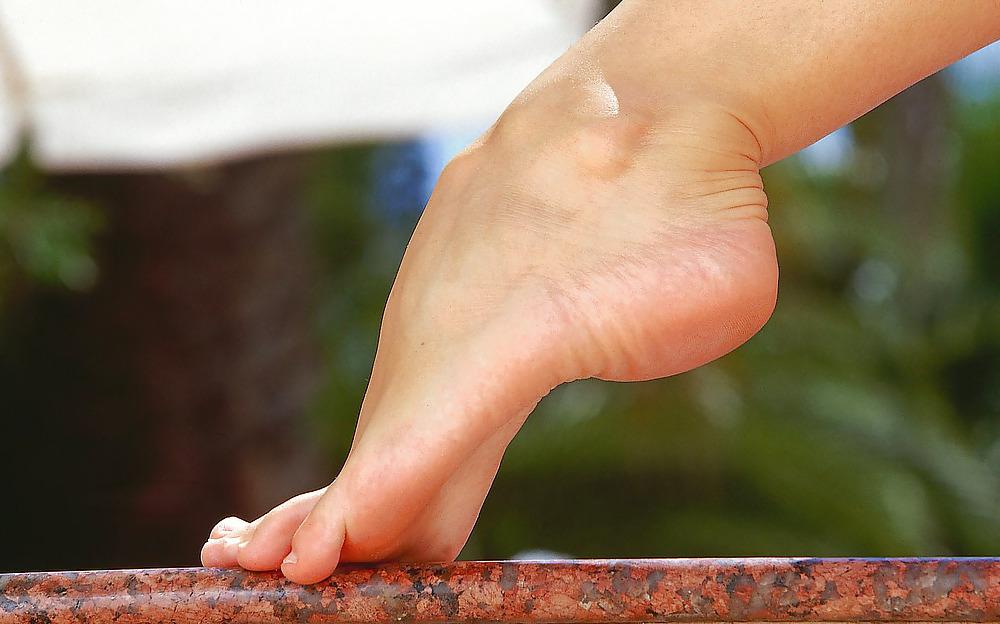 25P Foot fetish gallery 12