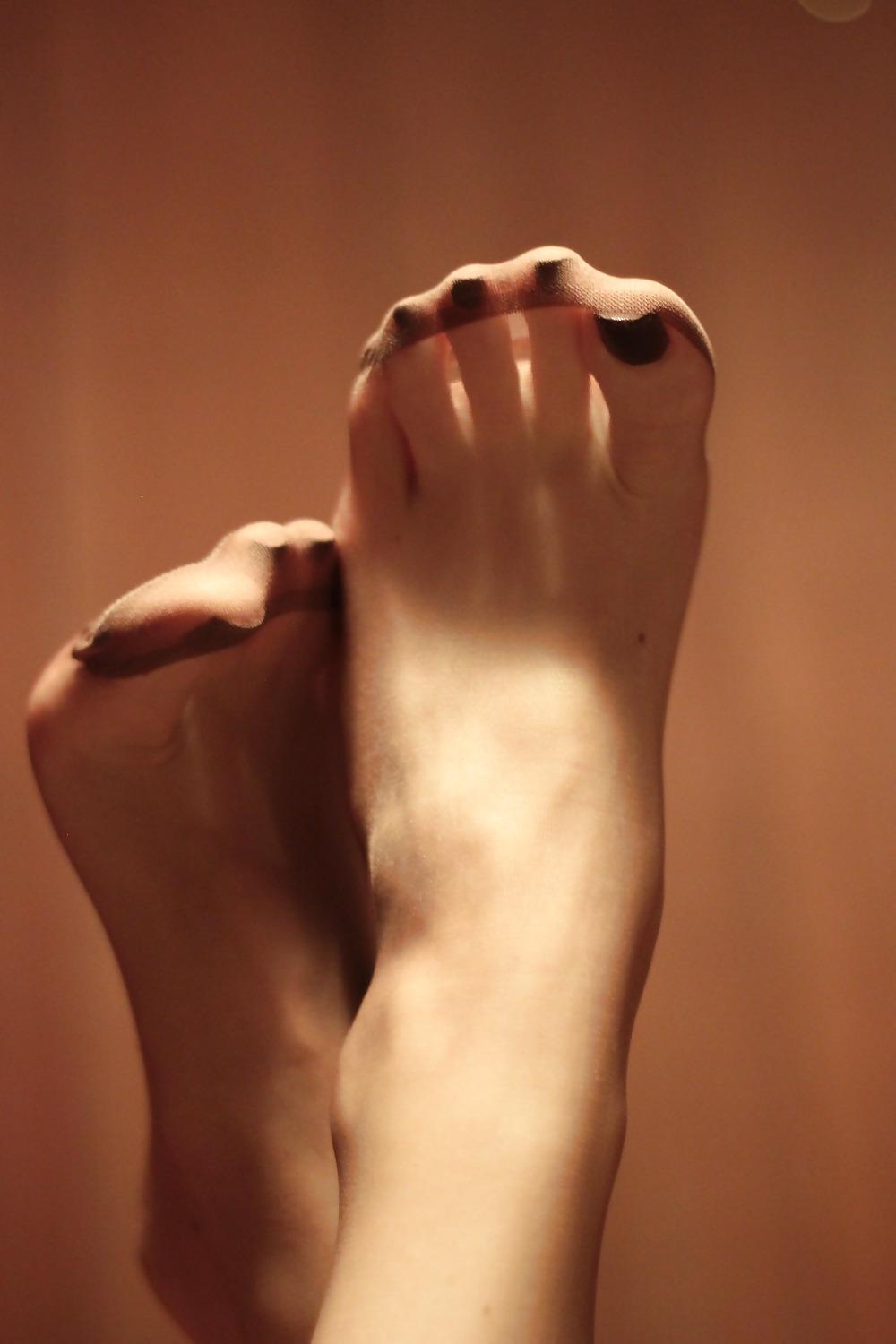 25P Foot fetish gallery 12