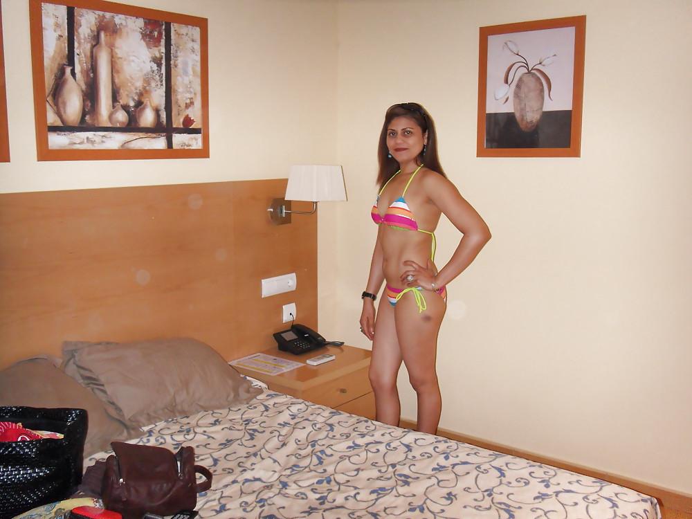 20P Indian Desi Babe Hot & Sexy Indians 