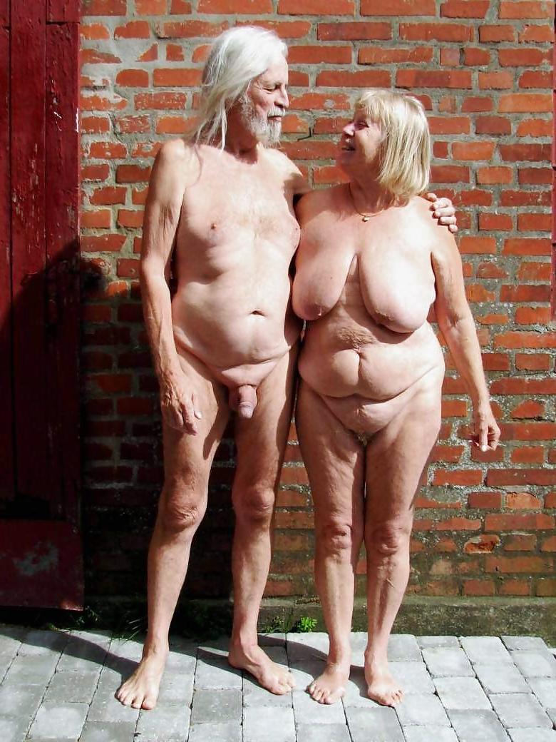 24P Naked couples 4.
