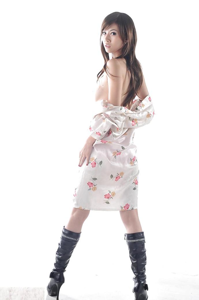 20P The Beauty of Korea Small Tits