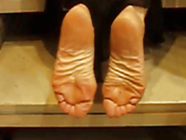 25P Devine Naked Soles for sniff and lick!!!