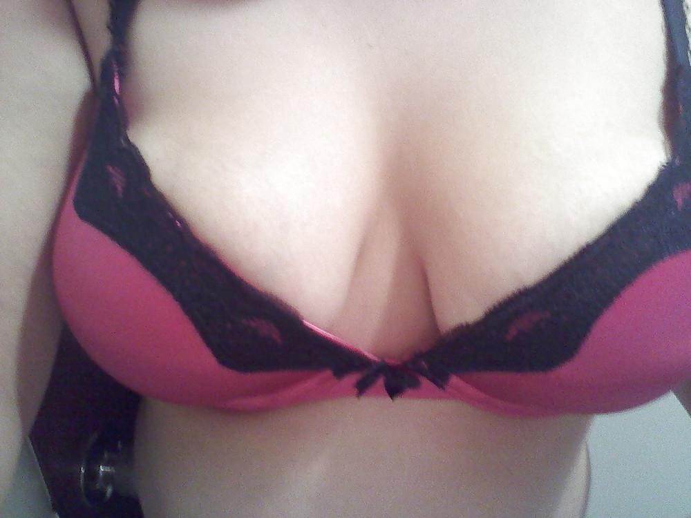 17P My tits, pussy, and ass for all to see. Enjoy.