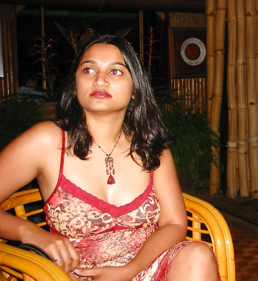 15P Indian Desi Babe 