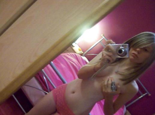 10P The Beauty of Amateur Skinny College Teens Self Pic