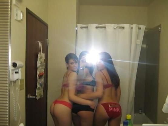 25P Self shot hotties no 22
