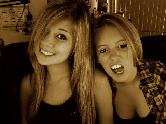 25P Sexy Teen Pictures & Self SHots 23 