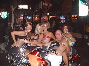19P Happy Hour at EX Black Hog Salon ARUBA !!!!!!